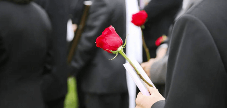 Что нельзя делать на похоронах: традиции